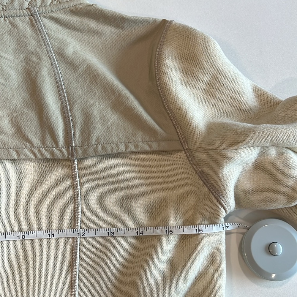 Athleta Cream Ski Jacket with Quilted Sleeves and Stand-Up Collar - small - Picture 6 of 7